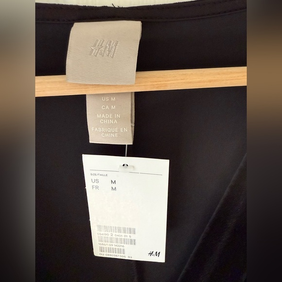 H&M NWT Black velvet kimono sleeve wrap dress size M - Picture 5 of 8